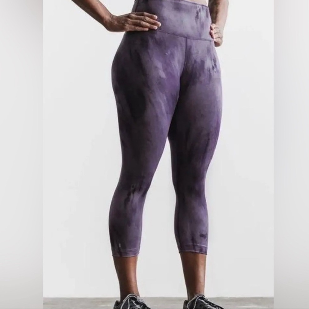 NWT NOBULL Women’s High-Rise Crop Tight - XS - Nightshade Plum Tie Dye